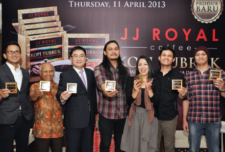 Konferensi Pers. JJ Royal Cofee bersama Dewi Lestari dan Andra & Blackbones