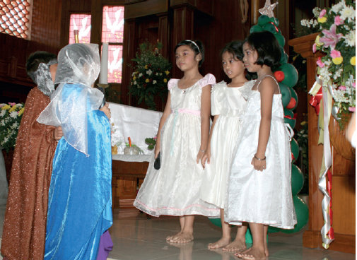 Kinanti ikut tampil di perayaan gereja