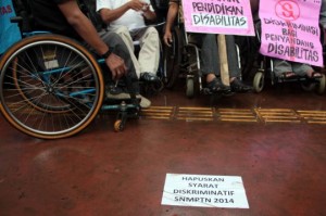 protes-syarat-snmptn-penyandang-disabilitas-demo-di-kemendikbud-008-nfi