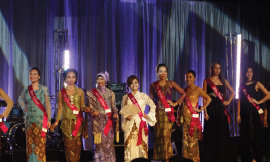 Kontestan Ratu Kebaya dan Miss Teen IDN USA
