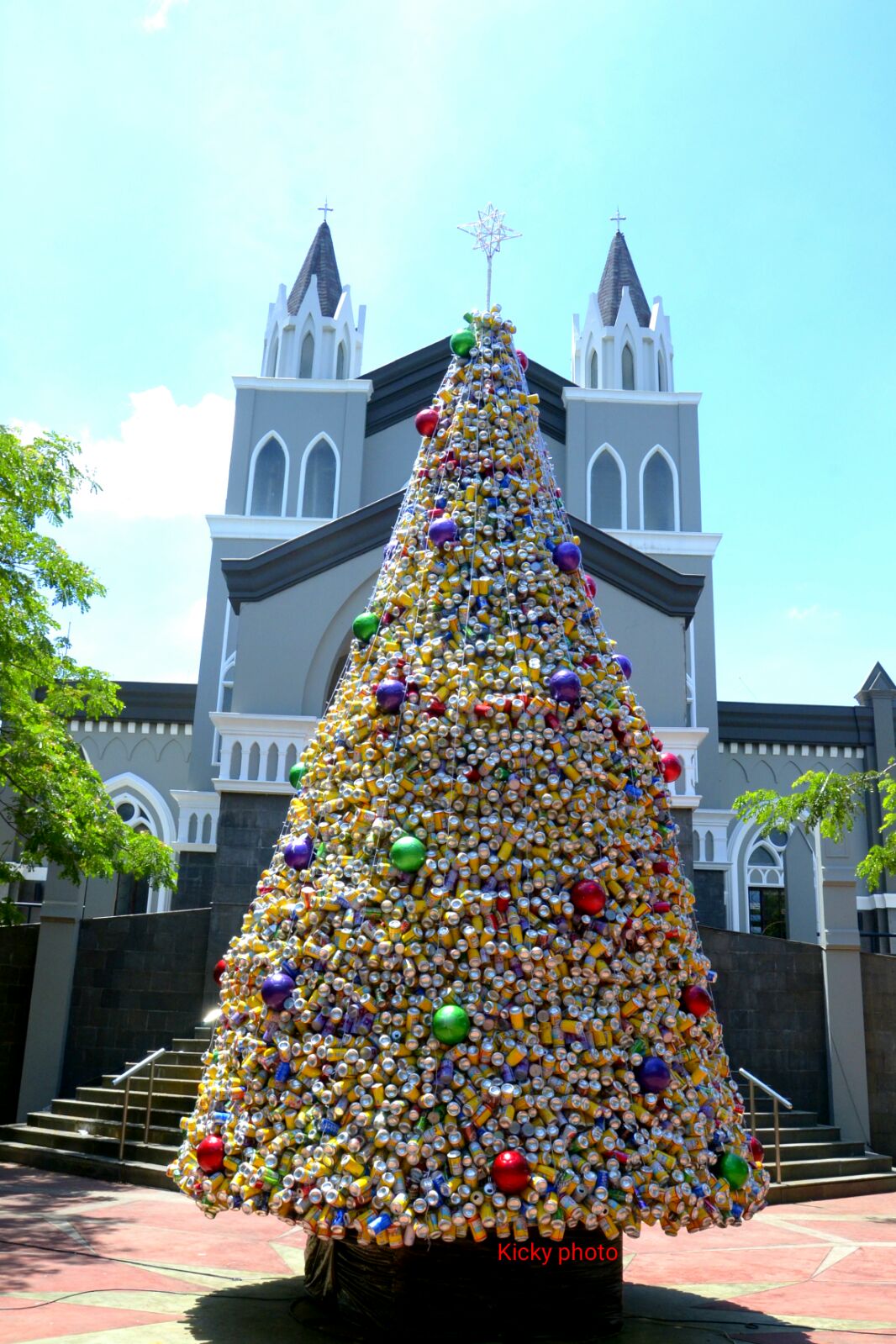 Unik Pohon Natal Kaleng Di Gereja Santo Laurensius Kabari News